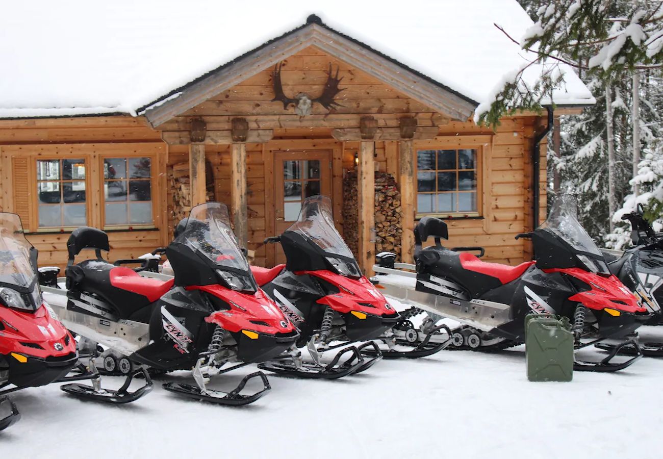 House in Bräcke - Wonderful comfort log home right on the lake