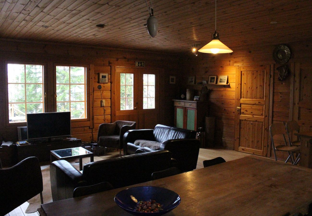 House in Bräcke - Wonderful comfort log home right on the lake