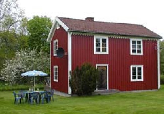 House in Lenhovda - Holiday home with boat in the middle of the Swedish Crystal Empire