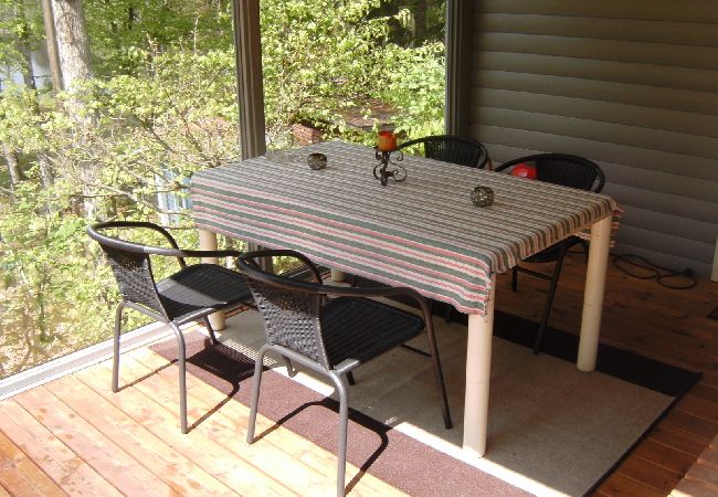 House in Hallaryd - Holiday home at the lake Örsjön with free Wi-Fi House in Hallaryd - Holiday home at the lake Örsjön with free Wi-Fi