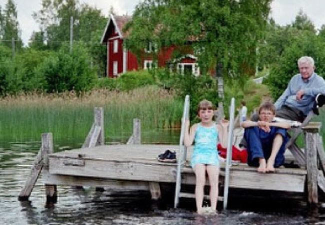 House in Gränna - Holiday home on a lake property with a bathing area, jetty and sauna