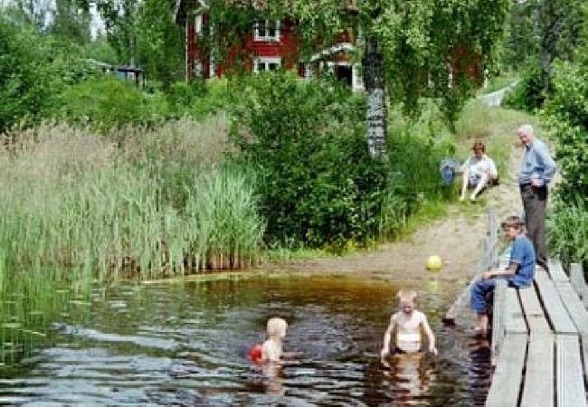 House in Gränna - Holiday home on a lake property with a bathing area, jetty and sauna