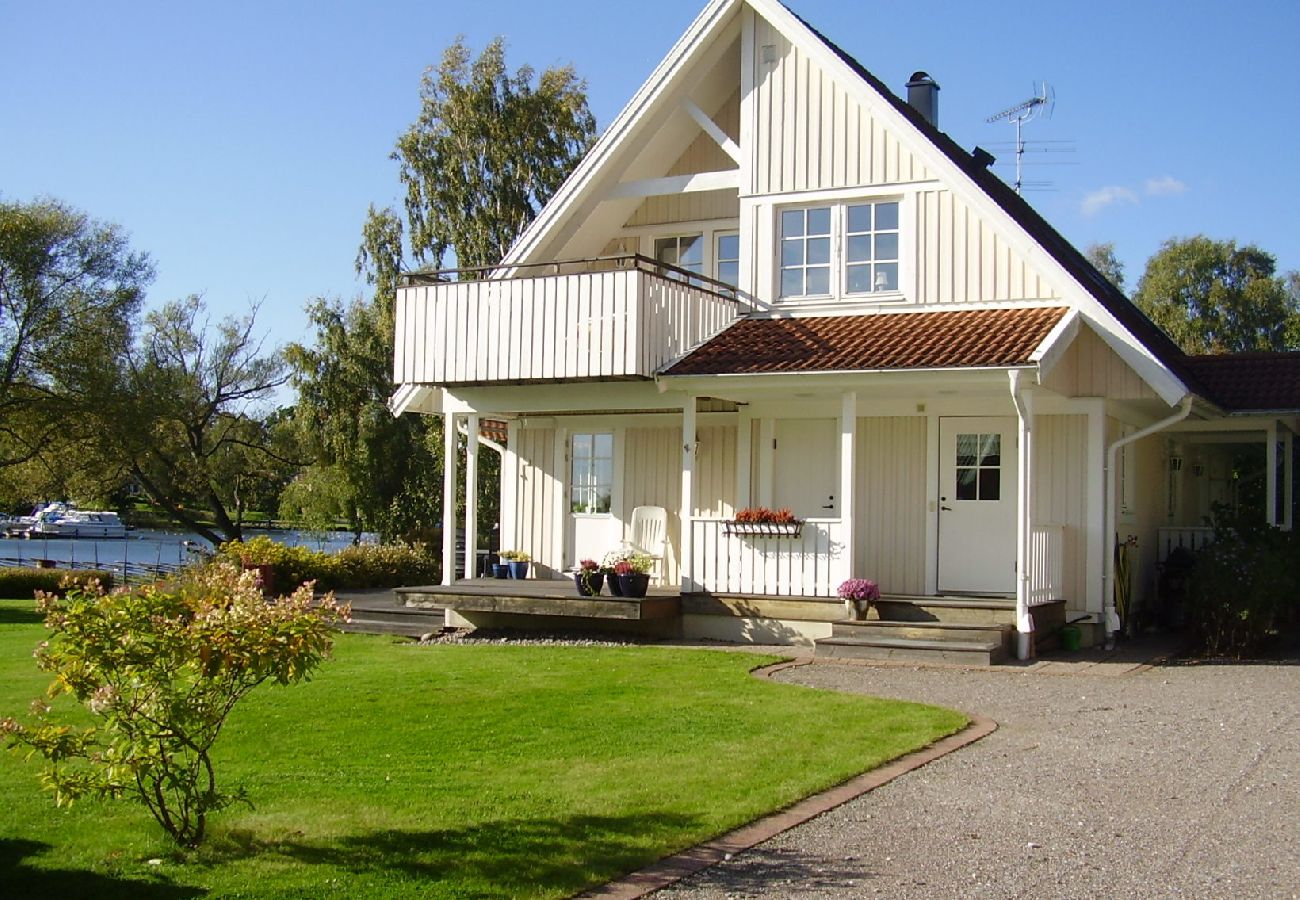 House in Bålsta - Luxurious lakeside villa very close to Stockholm