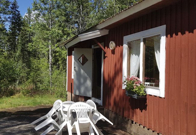 House in Älmeboda - Holiday cottage in the forrest