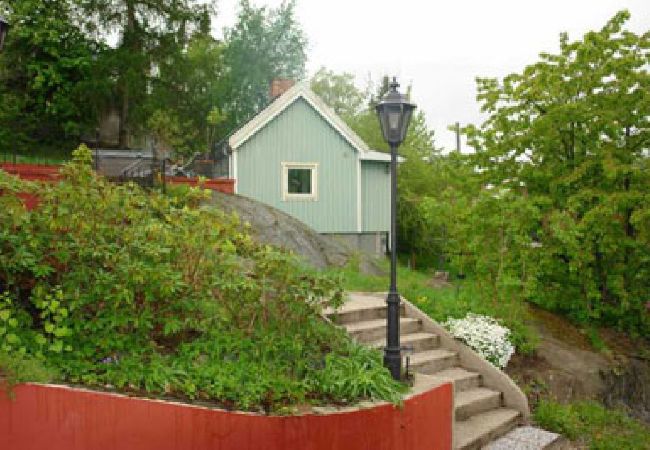 House in Älvsjö - Holiday in a quiet residential area with Stockholm outside the door 