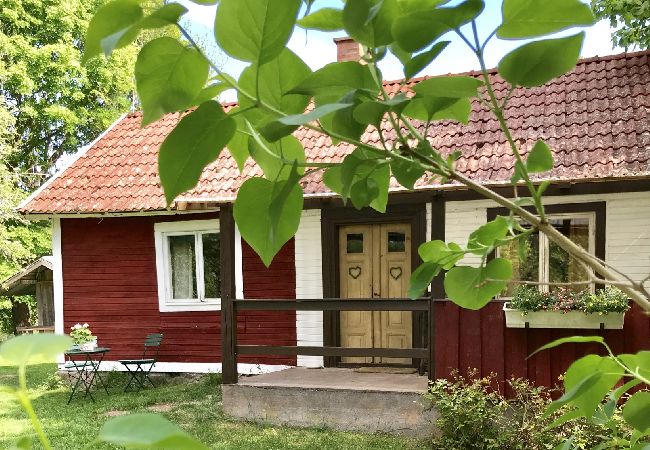 House in Fagerhult - Little red cottage in lovely Småland