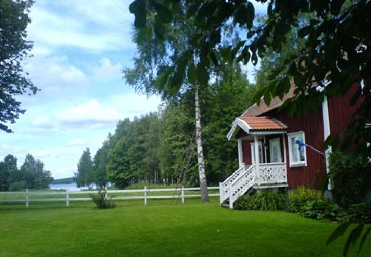 House in Eksjö - Holiday home just 100 meters from lake Södra Wixen