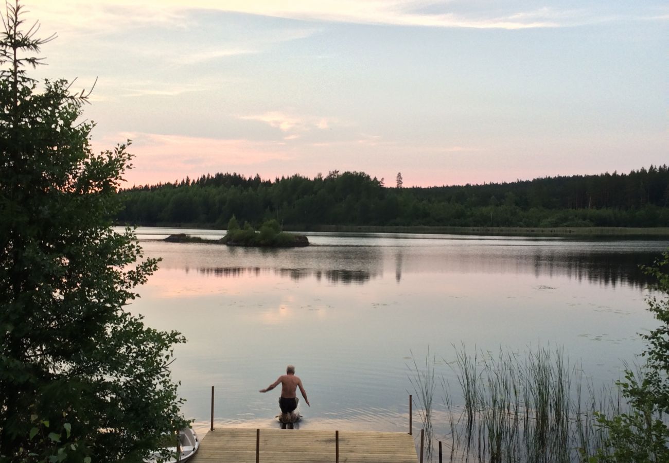 House in Mörlunda - Holiday directly at the lake in Småland and without neighbors