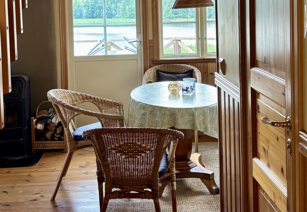 House in Mörlunda - Holiday directly at the lake in Småland and without neighbors