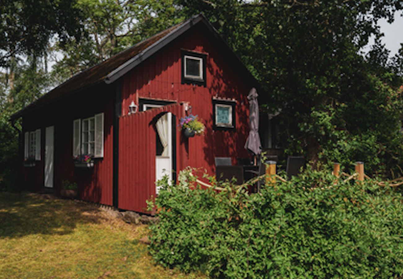 House in Ronneby - Top location on the seafront with its own patio by the water