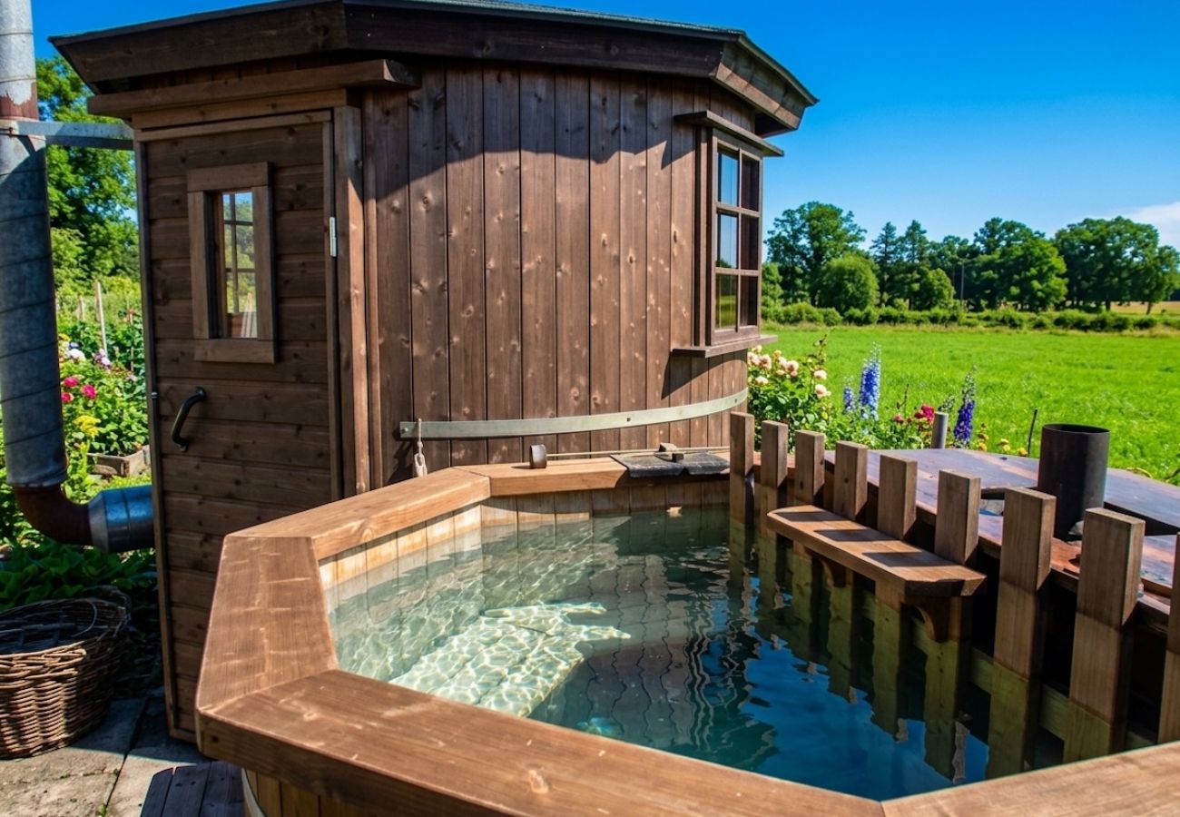 House in Fågelmara - Holiday on a farm on the Baltic coast with sauna and spa