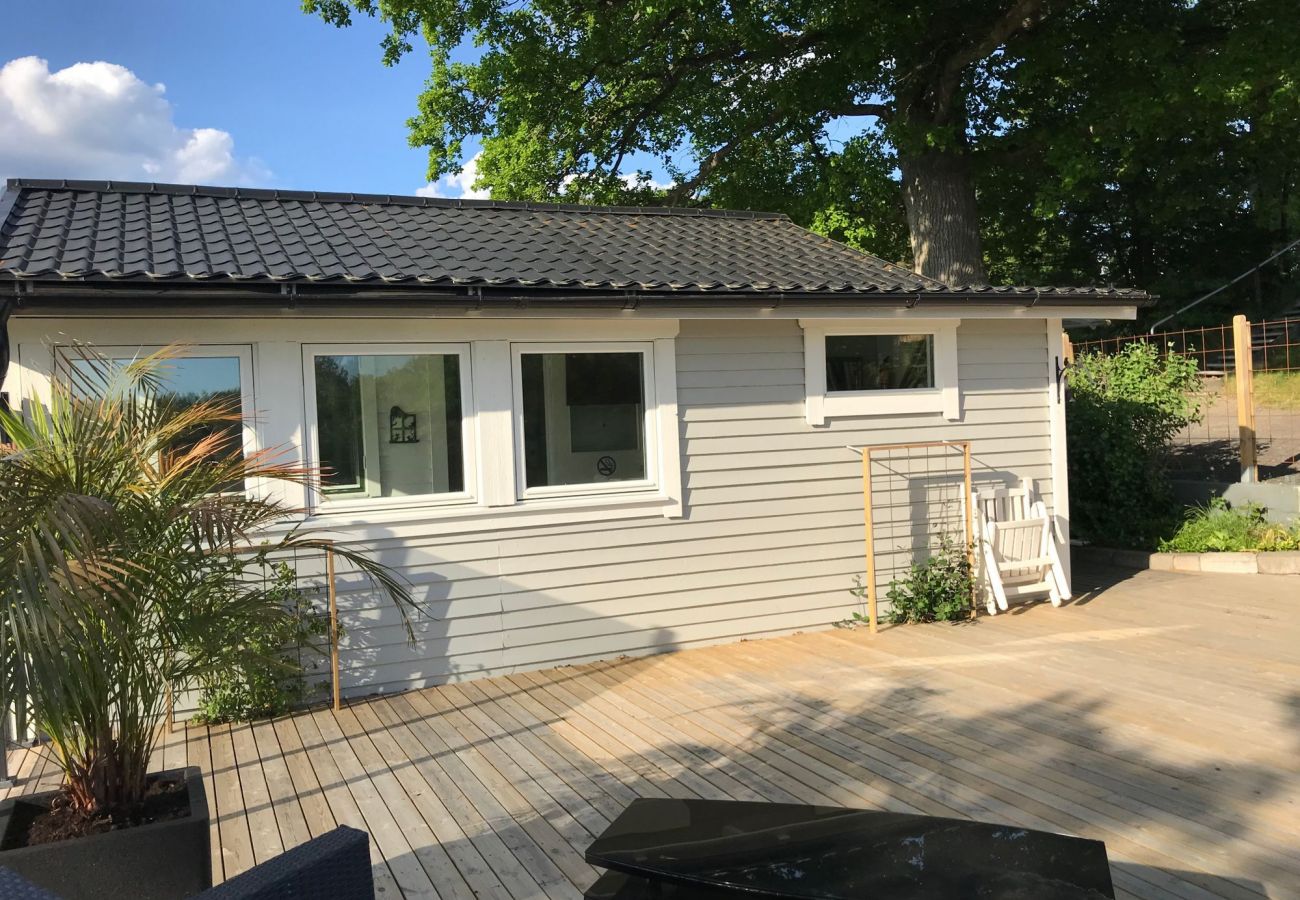 House in Finspång - Nice cottage with lake view