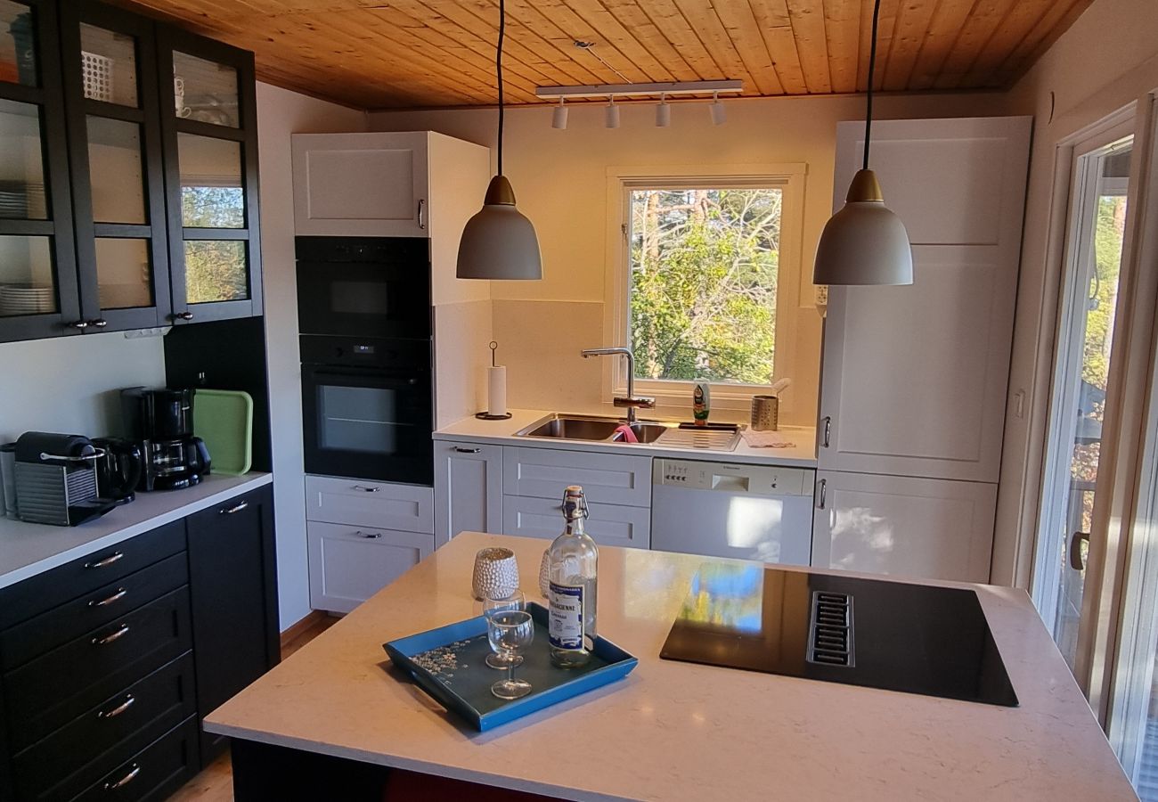 House in Valdemarsvik - Holiday home in the archipelago on the Baltic Sea with partial sea view