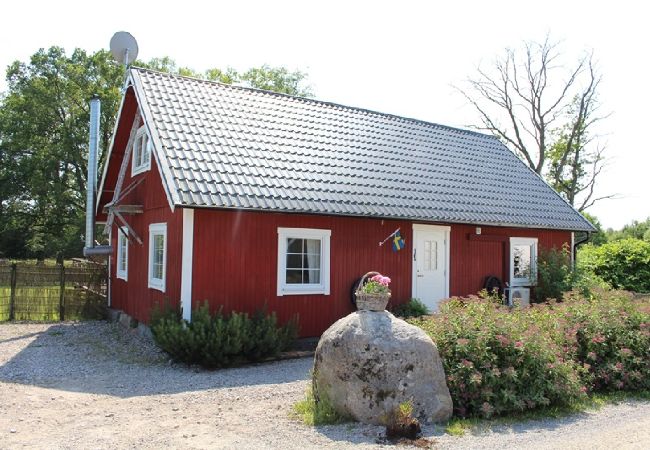House in Väckelsång - Large comfortable holiday home with private pool, motorboat and lake view 