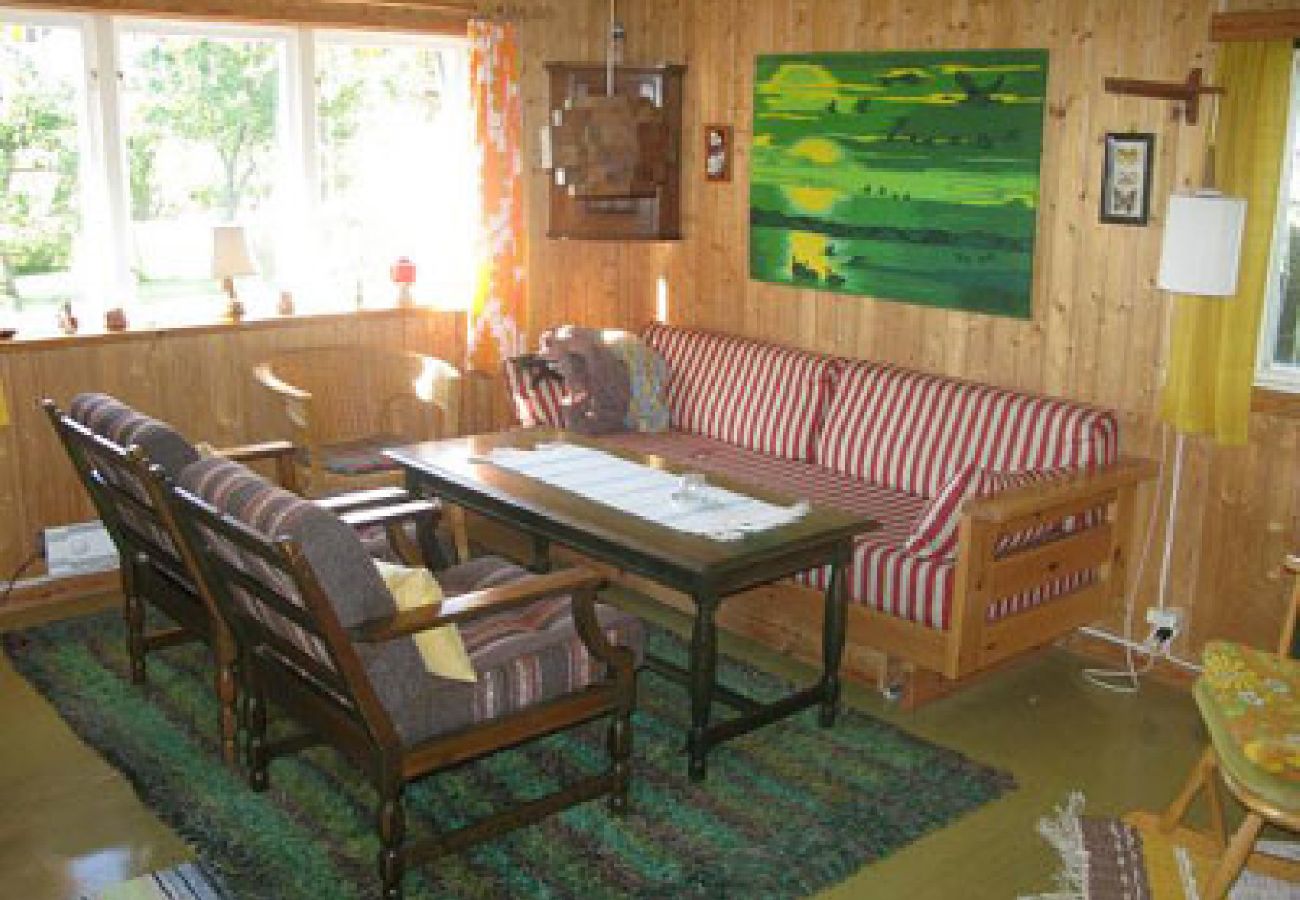 House in Hölö - Sommarstuga Mörkö