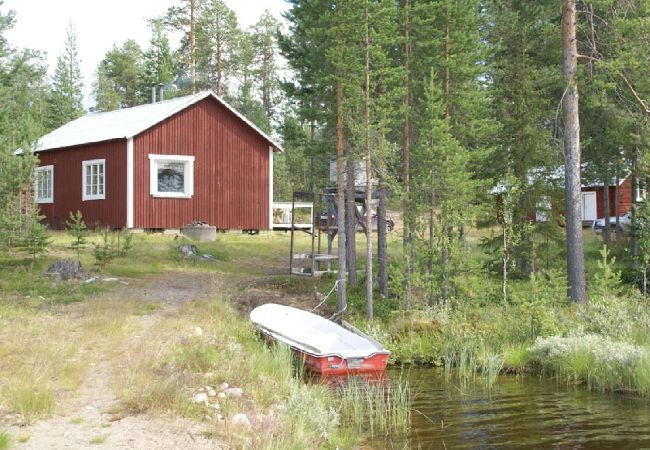House in Arvidsjaur - Cottage by the lake in Lapland