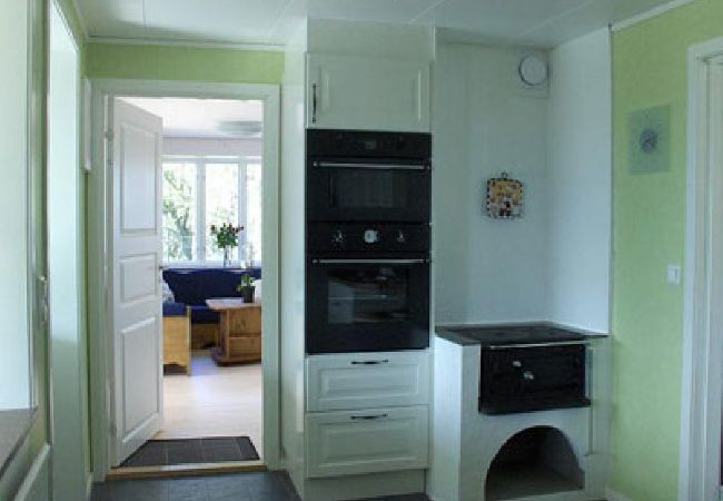 House in Löttorp - Holiday home with a beautiful location right next to the sea House in Löttorp - Holiday home with a beautiful location right next to the sea