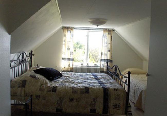 House in Löttorp - Holiday home with a beautiful location right next to the sea House in Löttorp - Holiday home with a beautiful location right next to the sea