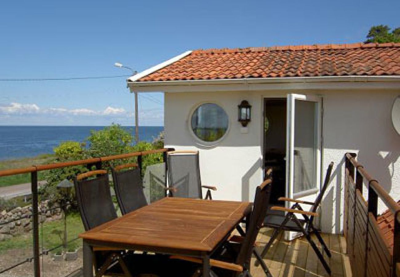 House in Löttorp - Holiday home with a beautiful location right next to the sea