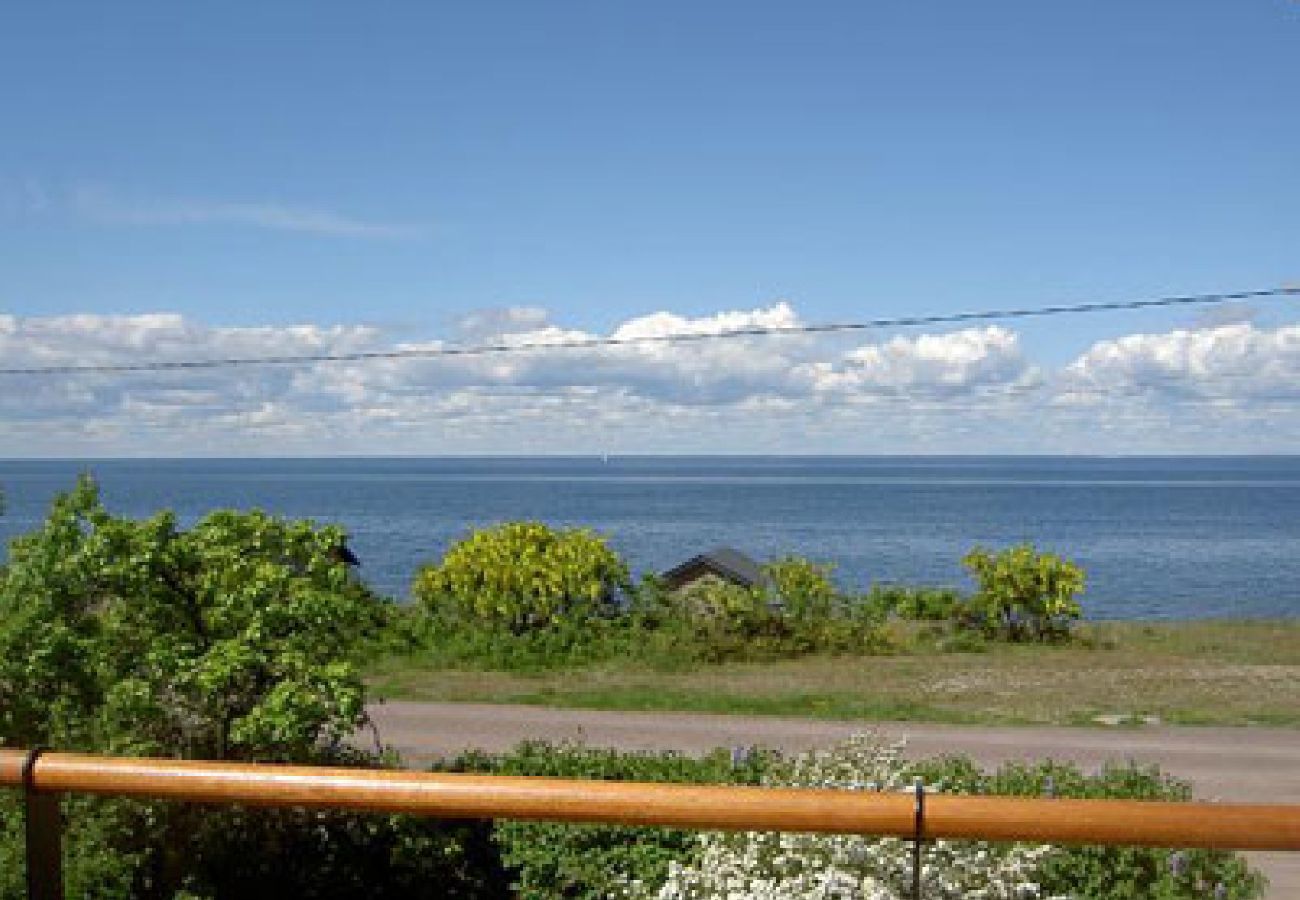 House in Löttorp - Holiday home with a beautiful location right next to the sea