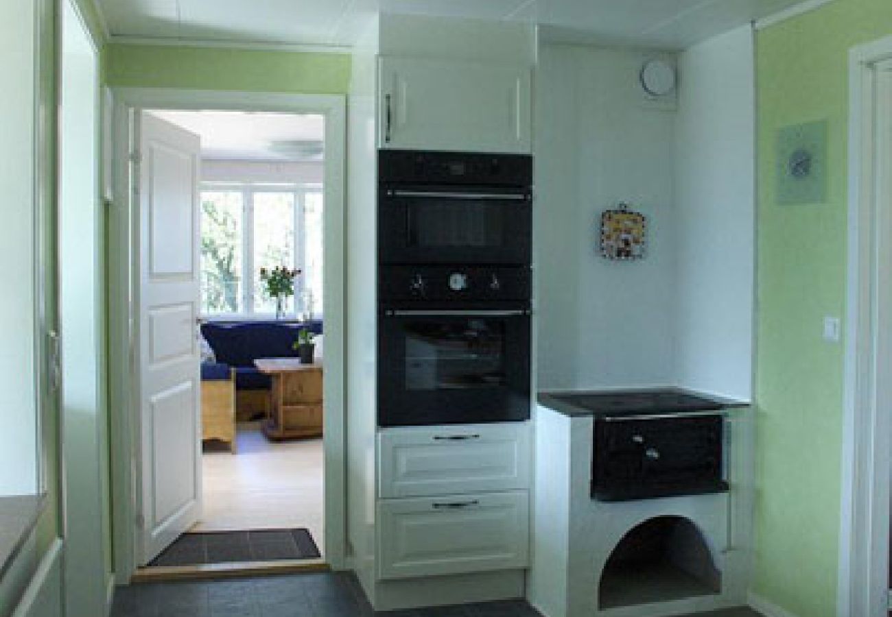 House in Löttorp - Holiday home with a beautiful location right next to the sea