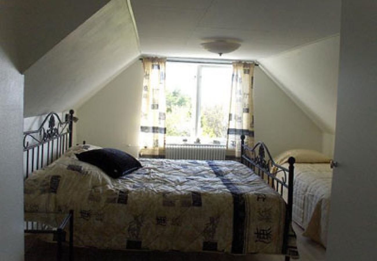 House in Löttorp - Holiday home with a beautiful location right next to the sea