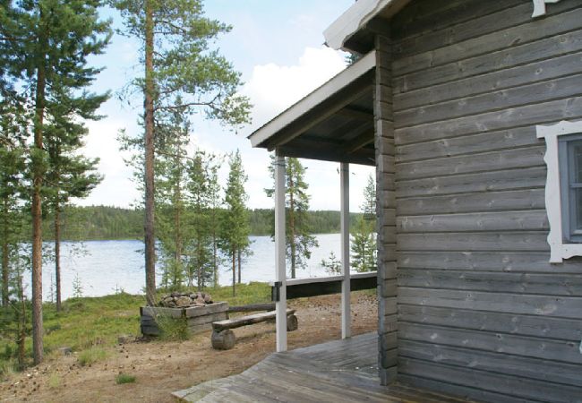 House in Arvidsjaur - Vacation in the blueberry forest by the lake with a boat