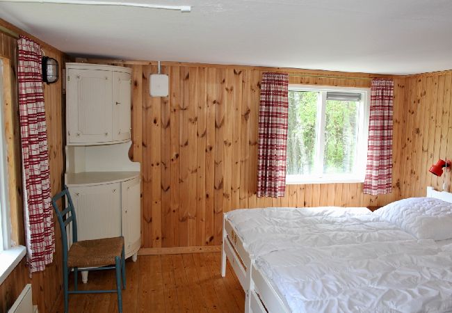 House in Sävsjöström - Holiday in a secluded location in the middle of the forest with sauna and canoe House in Sävsjöström - Holiday in a secluded location in the middle of the forest with sauna and canoe