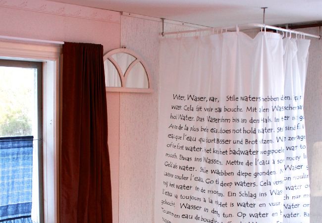 House in Sävsjöström - Holiday in a secluded location in the middle of the forest with sauna and canoe House in Sävsjöström - Holiday in a secluded location in the middle of the forest with sauna and canoe