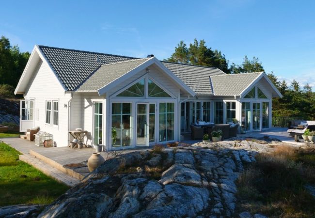 House in Ellös - An exclusive secluded summer house on the Swedish West coast