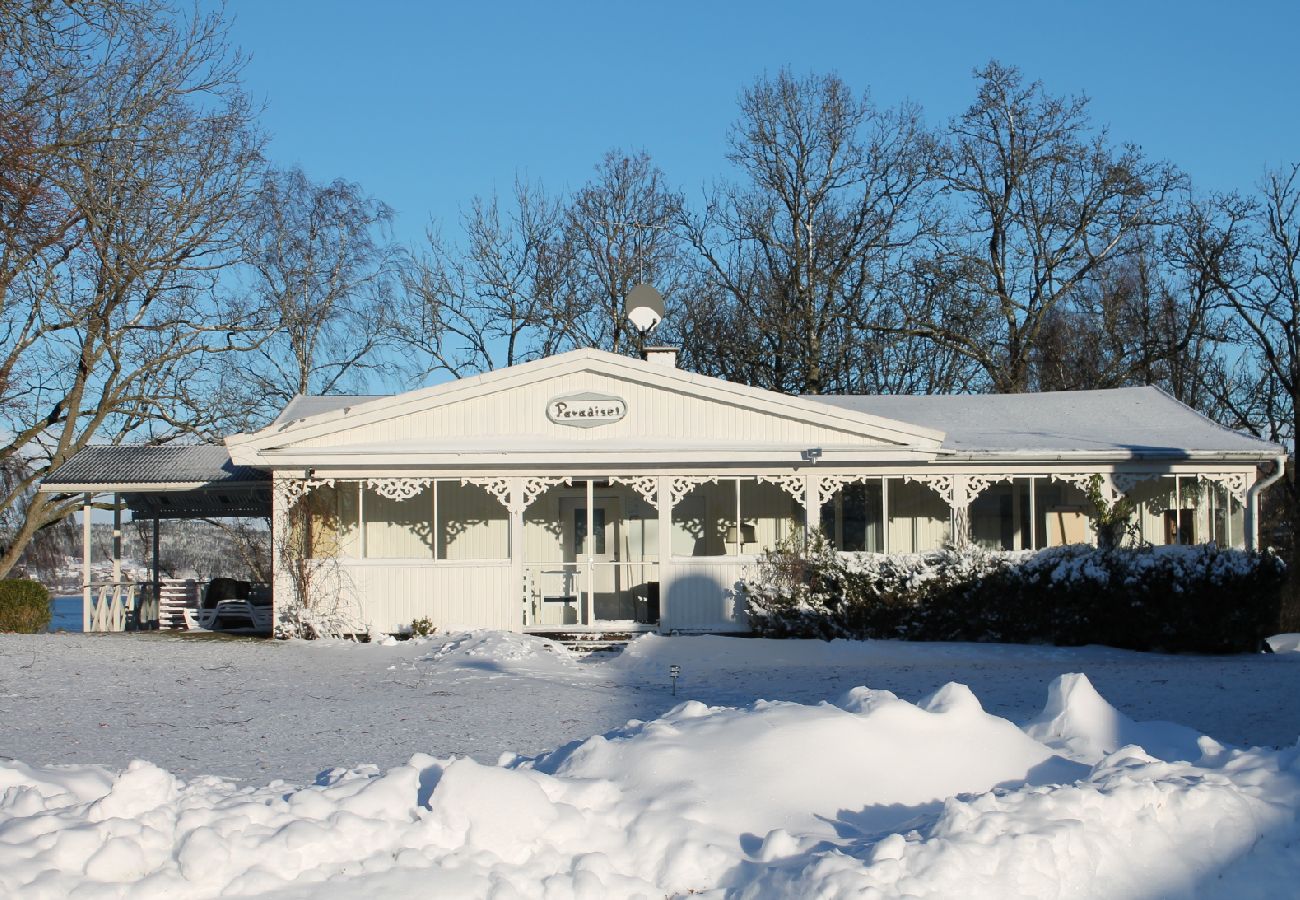 House in Ulricehamn - Spacious holiday house with lakeview in Ulricehamn