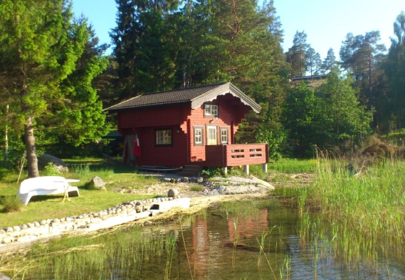 House in Muskö - 2 meters from the waterfront