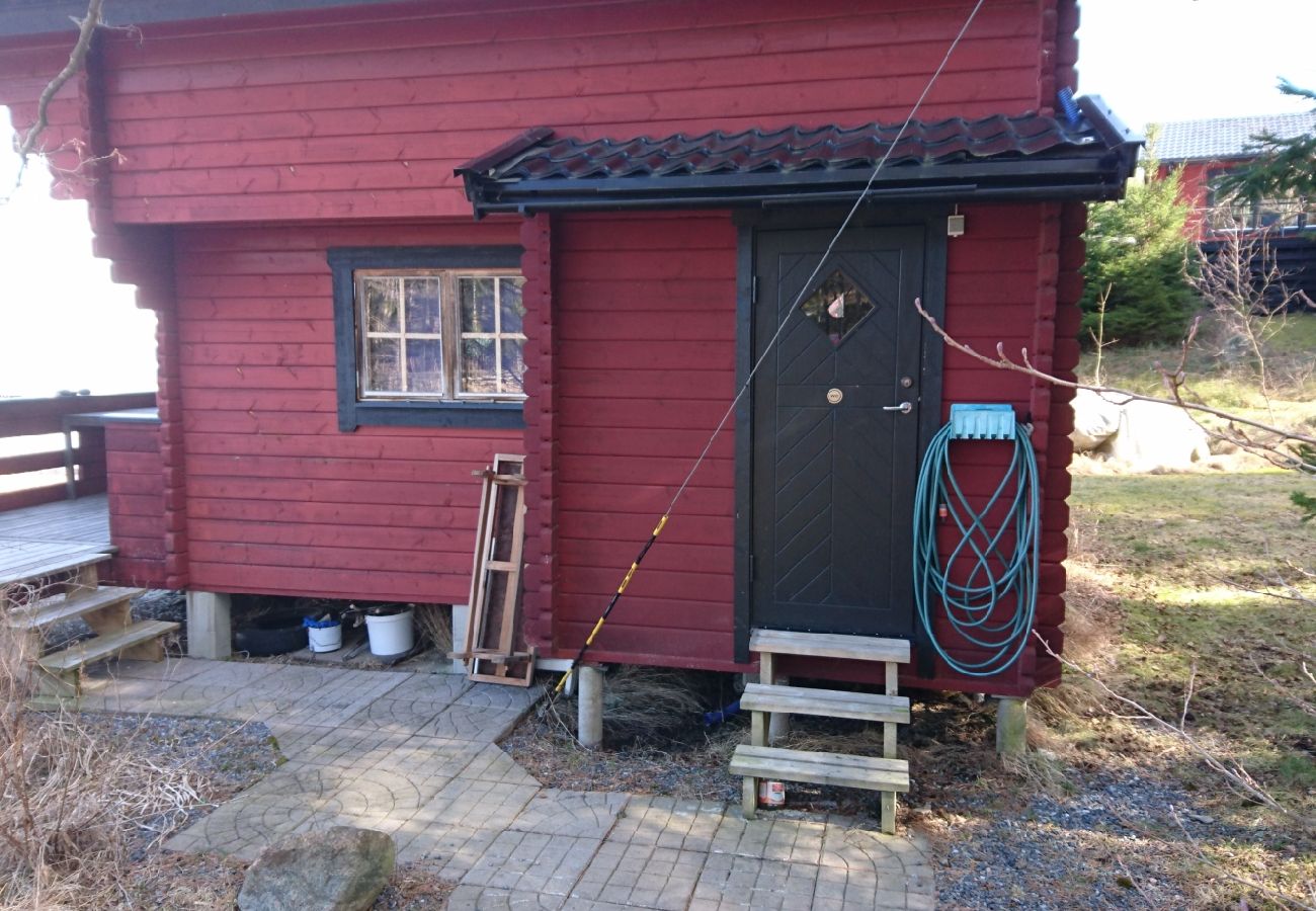 House in Muskö - 2 meters from the waterfront