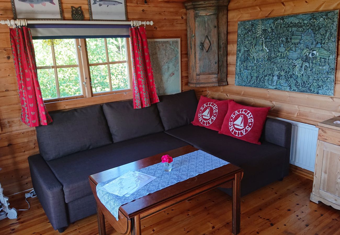 House in Muskö - 2 meters from the waterfront