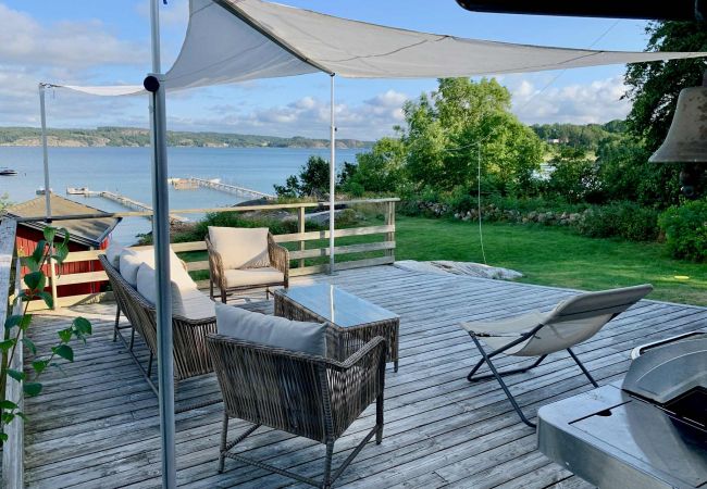 House in Lysekil - Holidays by the water in a beautiful bay on the Gullmarsfjord House in Lysekil - Holidays by the water in a beautiful bay on the Gullmarsfjord
