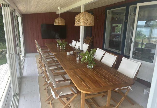 House in Lysekil - Holidays by the water in a beautiful bay on the Gullmarsfjord House in Lysekil - Holidays by the water in a beautiful bay on the Gullmarsfjord