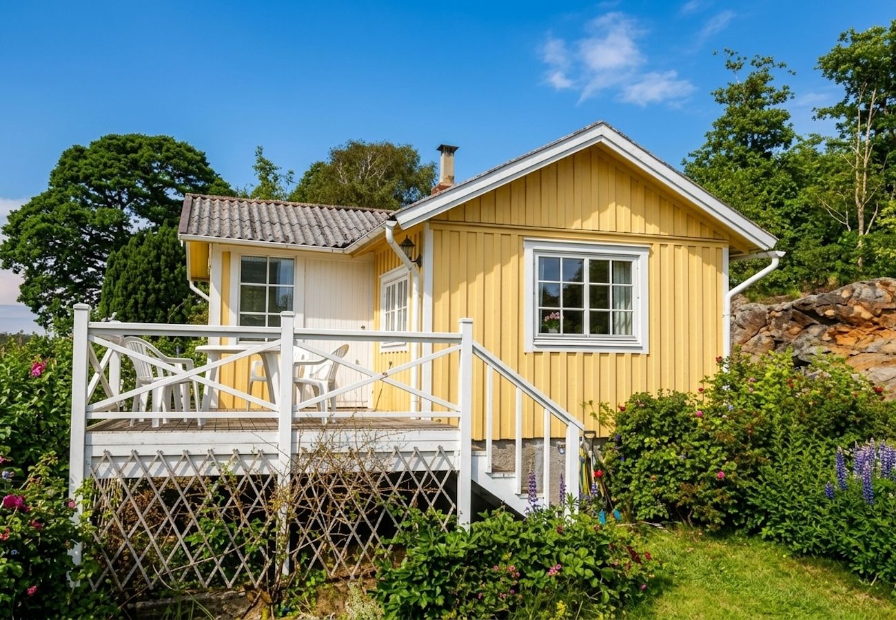 House in Ljungskile - Holiday home with a view of the sea in the Bohuslän region