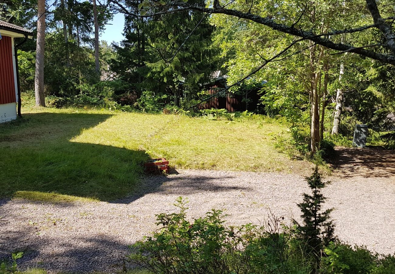 House in Figeholm - Holiday home in a summer idyll just 400 meters from the Baltic Sea