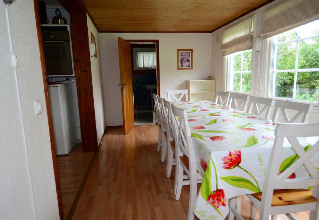 House in Åsa - Large holiday home 400 meters from the sea