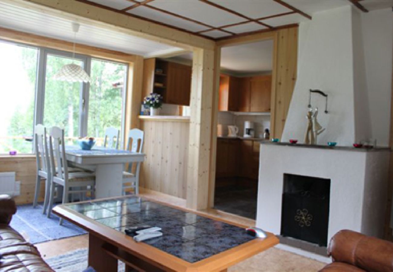 House in Vegby - Exclusive location in a bay/cove of the lake Åsunden