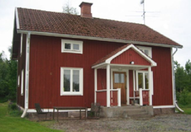 House in Storfors - Holiday home in the Värmland forests with boat and internet