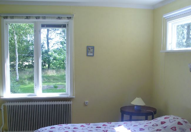 House in Vessigebro - A yellow cabin only 5 Minuten from the lake Sjönevadssjön  House in Vessigebro - A yellow cabin only 5 Minuten from the lake Sjönevadssjön