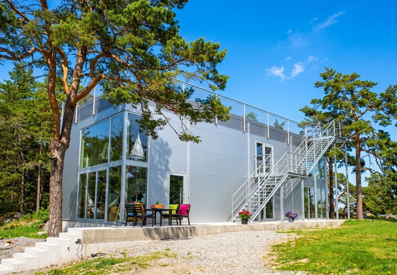 Apartment in Saltsjöbaden - Artist's villa in the Stockholm archipelago with sea views on three sides