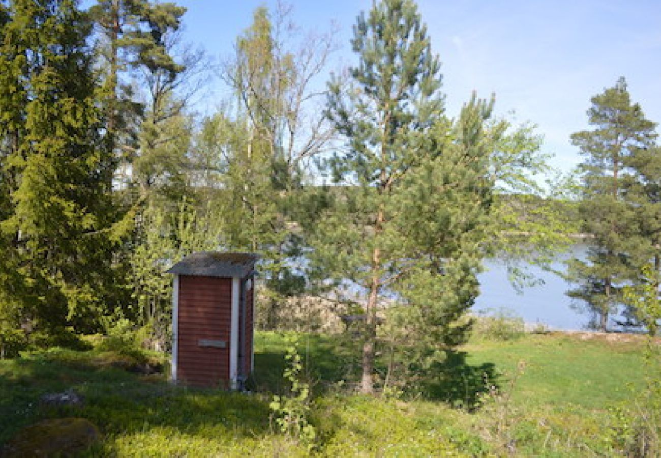 House in Vikbolandet - Fishing holiday home 50 meters from the water