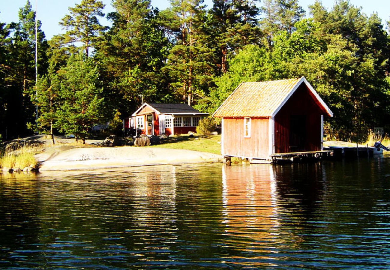 House in Hultsfred - A paradise by the lake - vacation in Småland