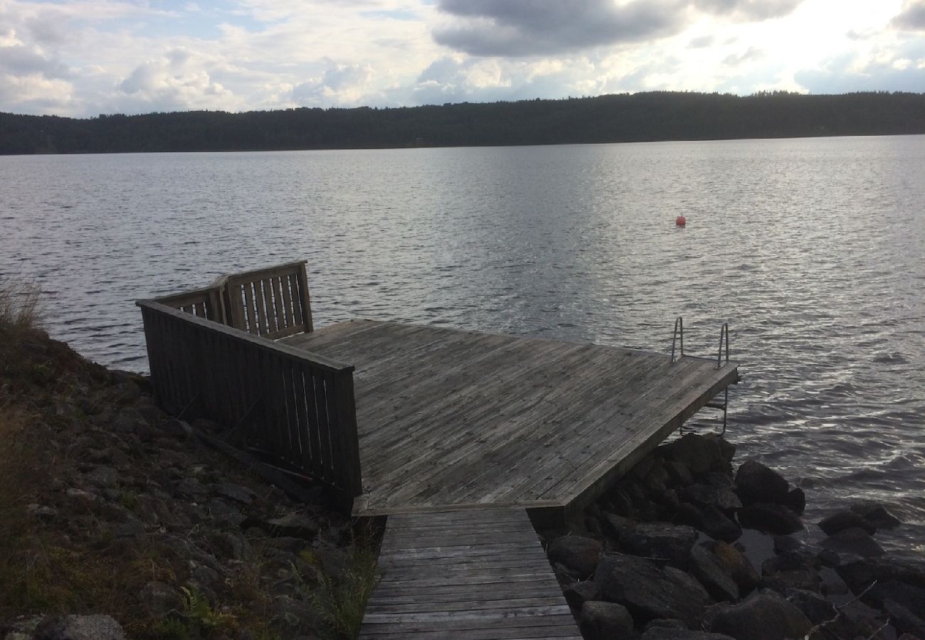 House in Gustavsfors - Vacation at Lake Lelången with boat