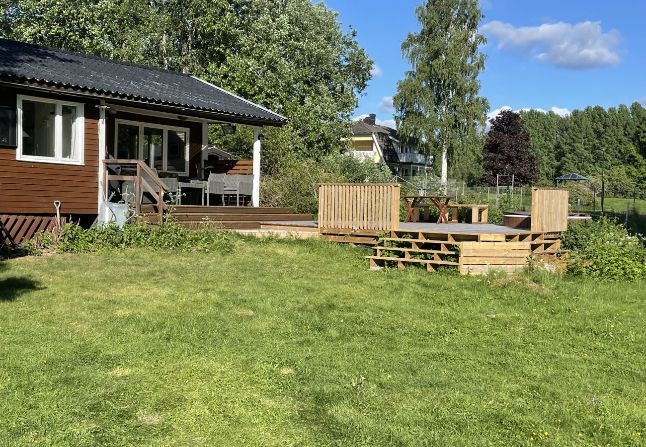 House in Gustavsfors - Nice vacation at Lake Lelången with boat