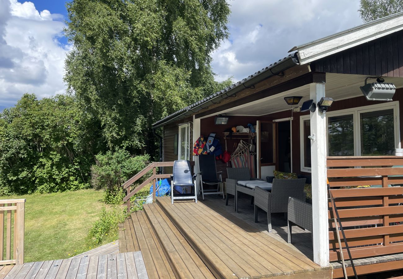 House in Gustavsfors - Nice vacation at Lake Lelången with boat