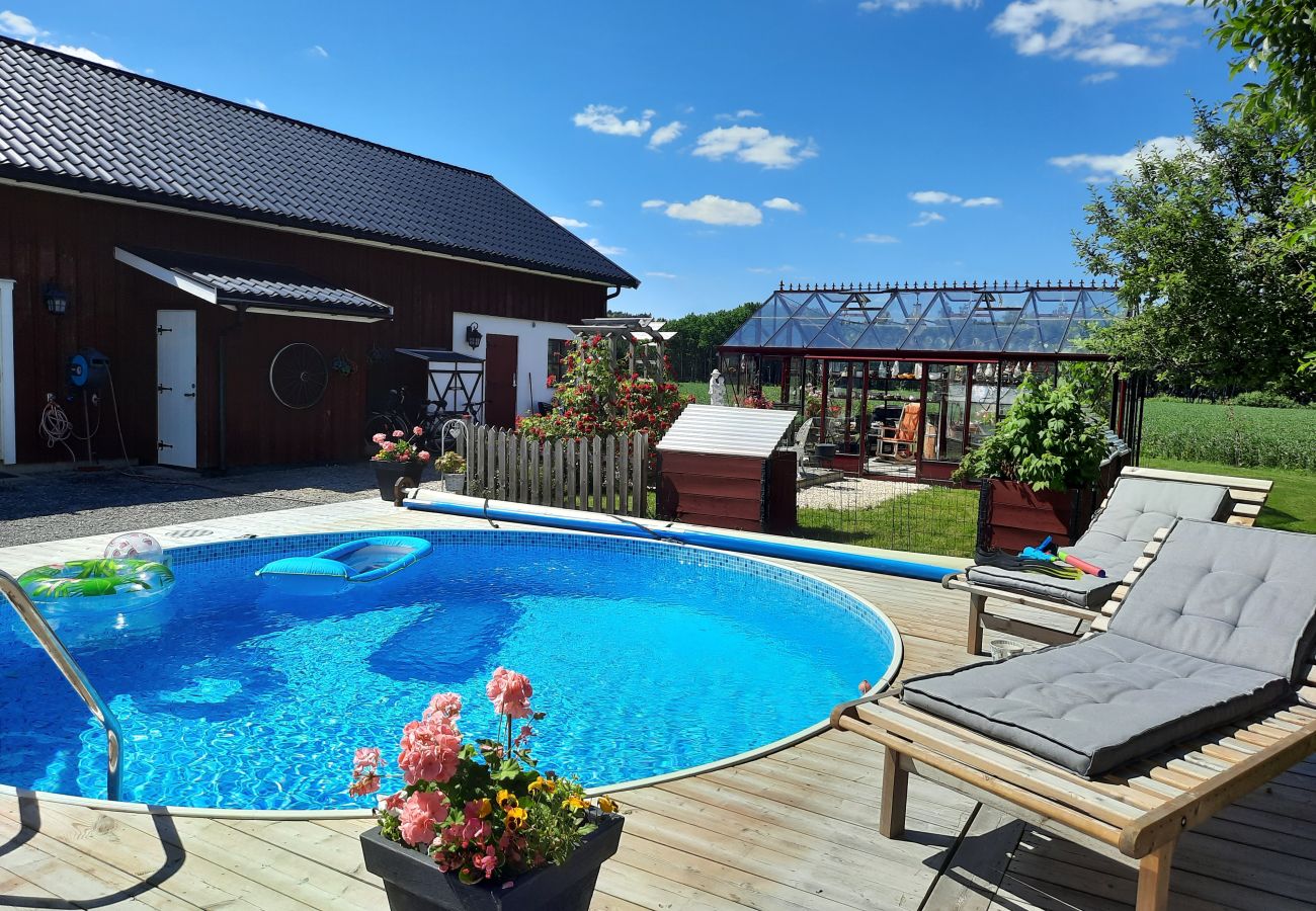 Apartment in Alvhem - Nice holiday apartment on Göta Älv with pool and 20 minutes from Gothenburg
