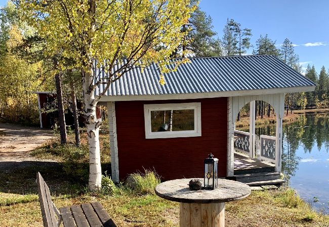 House in Nattavaaraby - In the wilderness near the lake and beautiful nature (without electricity, water, bathroom)